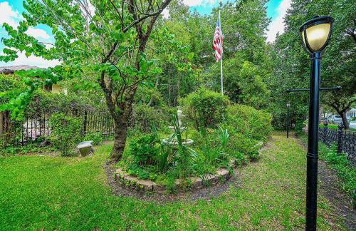 Master King Room Victorian with Private Bathroom in a Historic house - Foto 6