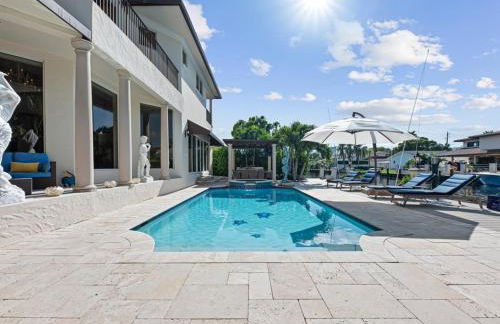 Near the Beach • Pool & Jacuzzi • Waterfront Villa - Foto 69