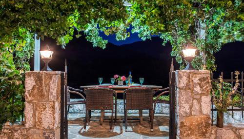 Private Stone villa-Pool and Maountain view - Foto 4, Garden view