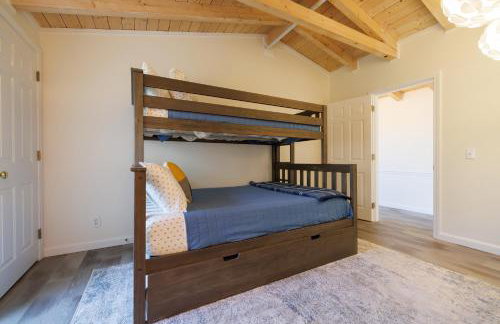 Top Floor Condo w/ Ocean Views [Admirals Quarters] - Foto 17