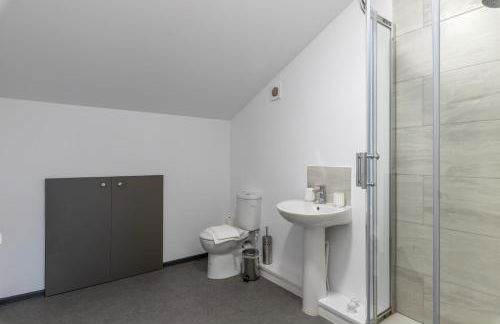 The Eldern - Spacious, Netflix, free Parking, close to A1 - Photo 67