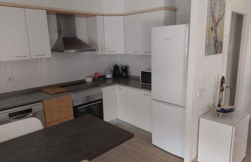 Luxury Apartment Accommodation, next to beach & train station Calella - Foto 6