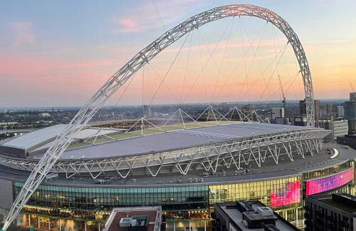 Luxury Private Room with Living Area Wembley Stadium View - Photo 57