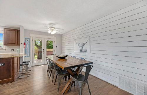 R & R's Reel Paradise 5 minutes to the harbour and 11 miles to the Beach! - Foto 6