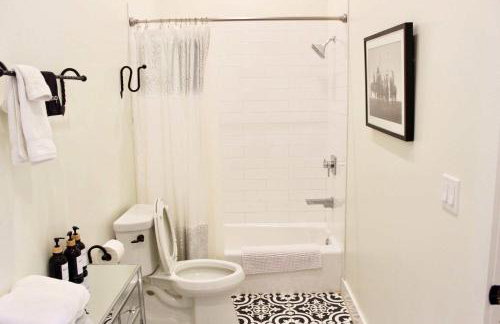 Lodges Combined Suite on the Mason Tx Square - Foto 2