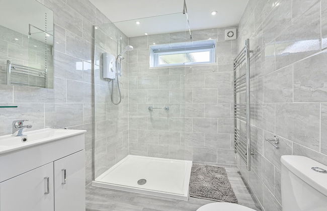 2 Bed Villa Sleeps 4 - Wifi, Garden, Sea Views - Foto 28