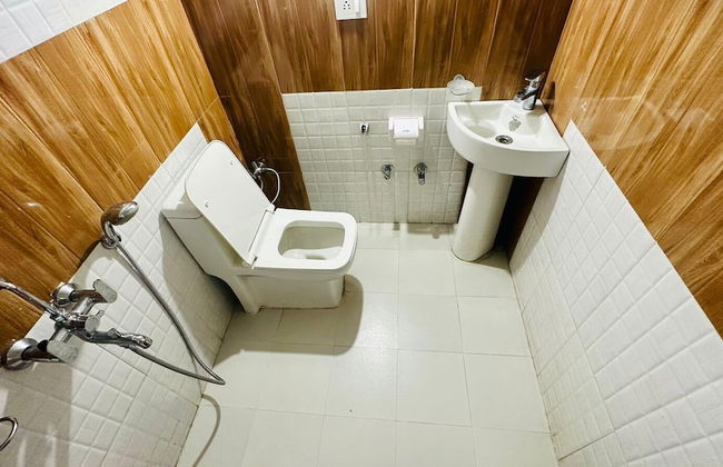 Hollywood Camps and Restaurant Bir - Foto 13