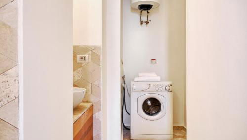 Just Urban Stays - Bilocale con Spazio Esterno - 10 min Duomo in tram - Foto 5