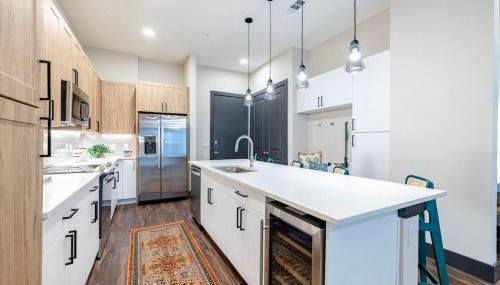 Designer Vibes -Walk-In Shower -Pool Access - Foto 5