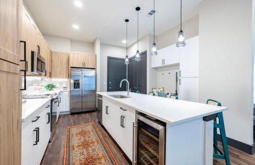 Business Ready -Fast WiFi -Onsite Parking - Foto 14