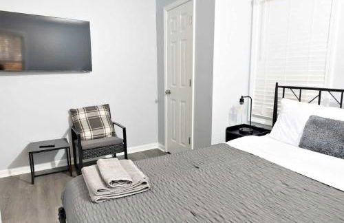 5 Min to Elon - In Unit Washer and Dryer - Fast Wi-Fi - Foto 32