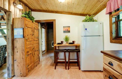 Cozy Georgia Abode with Deck, Fire Pit and Lake Access - Foto 10