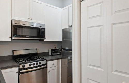 Spacious and Quiet One Block off King Street - Foto 9