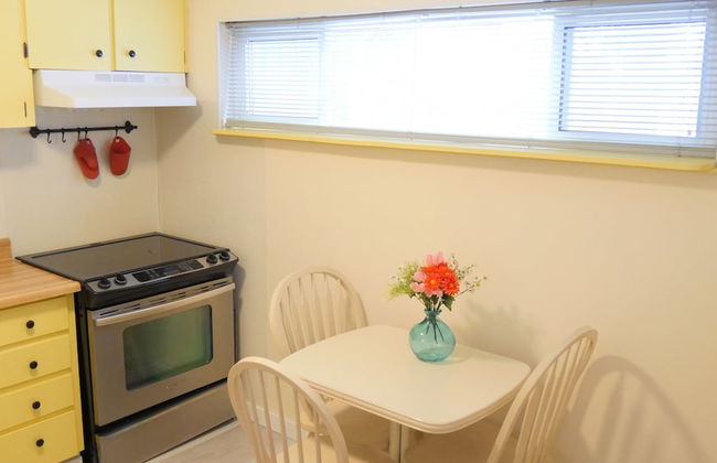 Applewood Hills Apartment - Photo 5