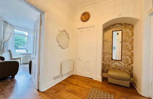 THE RESTING LION - Gourock Town Center Holiday Home Apartment - Foto 31