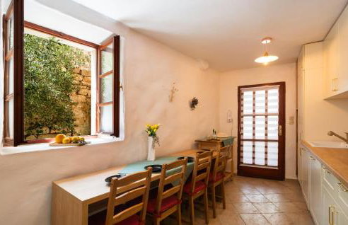 2 Bedroom Beautiful Home In Pitve - Photo 12