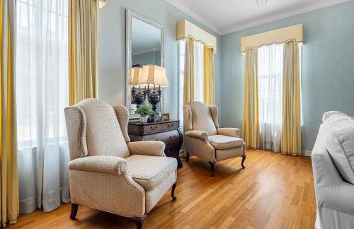 King suite-Sitting area-Backyard views-The Blooming Garden - Foto 12