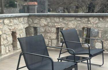 Wood & Stone Guesthouse - Photo 30