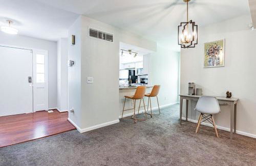 5br w community Pool close to North Hills! - Foto 9