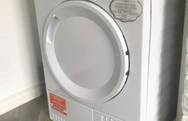 Quiet 2-Bed with Private Garden and Drive - Foto 8