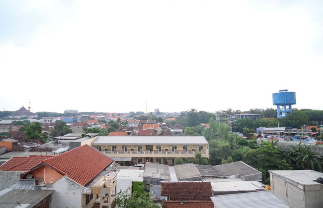 New Studio Apartment With Strategic Location At Suncity Residence - Foto 10