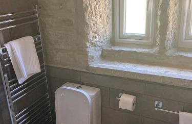 Hebden Bridge Riverside Cottage - Photo 16