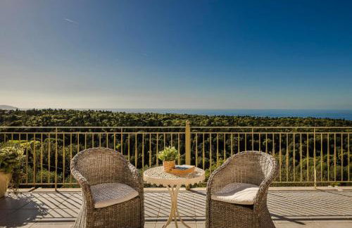 Nikolas by Vintage Travel - Photo 5