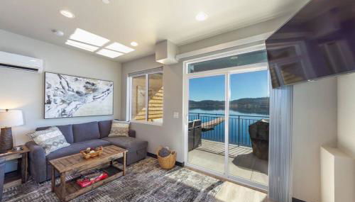 Gorgeous Triplex Unit With Spectacular Lake Views! - Foto 3