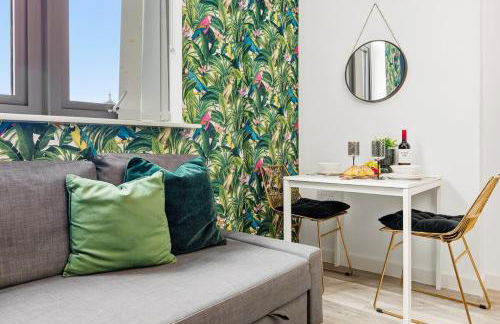 #115 ModernCity Escape Central Apartment- 10 mins to Royal Albert Dock Liverpool- Sleeps 4 - "Perfect for contractors and Families " - Foto 20