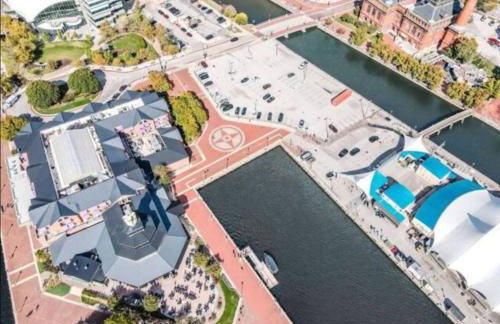 Chic 5 BD home in Little Italy - Foto 39