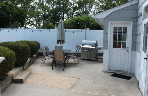 Gorgeous beach house with large pool & private beach, just 3 blocks away!! - Foto 51