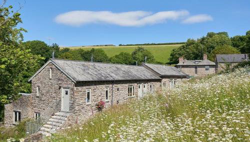 Meavy Barn - Photo 1