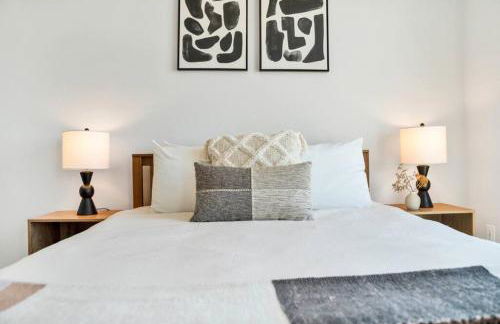 Waterfront Views Prime Downtown Apartment - Foto 3