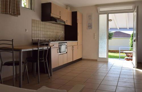 Alexandros Beachfront Apartments near Petalidi with Private Sunbeds & Sea View - Foto 74