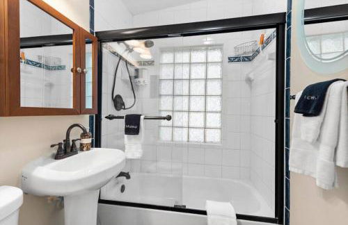 Tropical Oasis Located Near Lake With Pool and Hot Tub - Foto 16