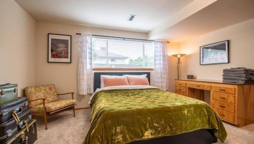 Basement Apartment w/ Hot Tub & Bombshelter! - Foto 2