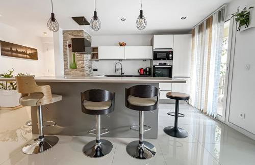 Escapade à Nice - T2 lumineux avec balcon & clim - Foto 16