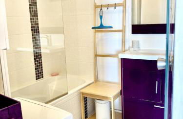 SEA view from BED 100M Beach, Free Parking, Surf - Foto 10