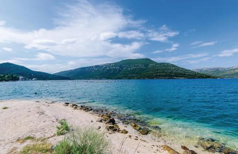 Two-Bedroom Apartment In Hodilje - Photo 19