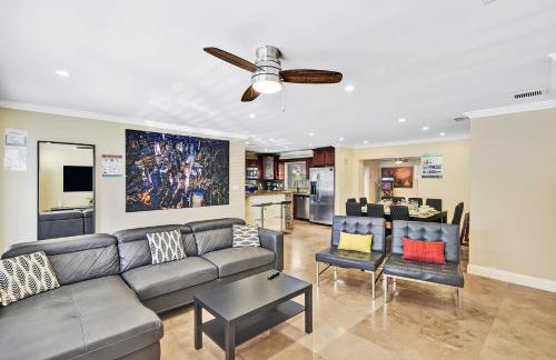 Deluxe Home Heated Pool & Jetted Tub near Beach - Foto 3