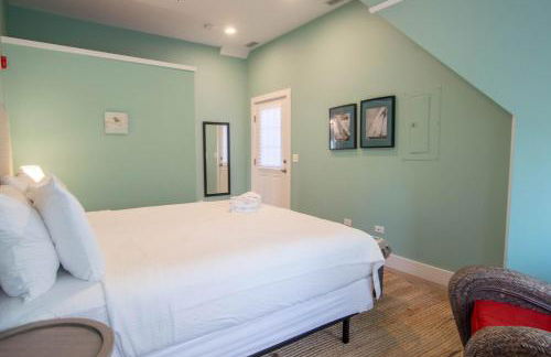 Full Renovation Amazing Spot with Views - Photo 12