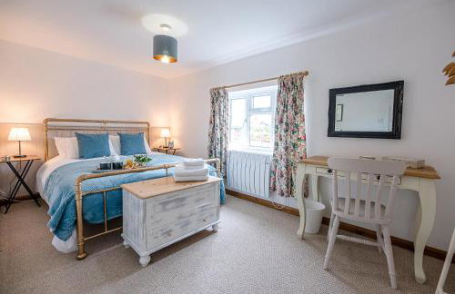 North Cottage, Alderton - Photo 1