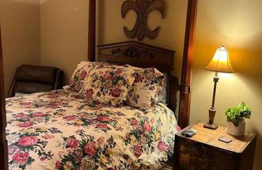 Oxford Chalet Getaway with Lake/Beach Access - Foto 41