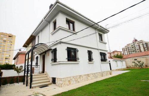 Housing León Casa con Jardín - Foto 24