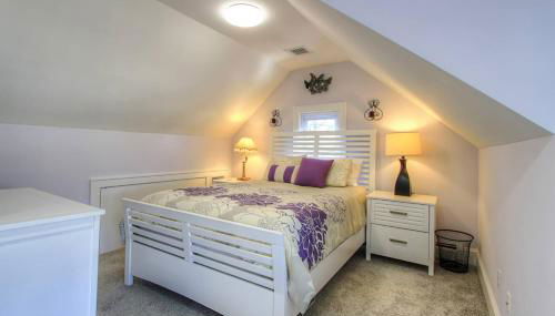 Belltown Retreat - Photo 2