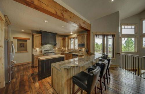 Bear Discovery Custom Tamarack Estate Home by Casago McCall - Donerightmanagement - Foto 13