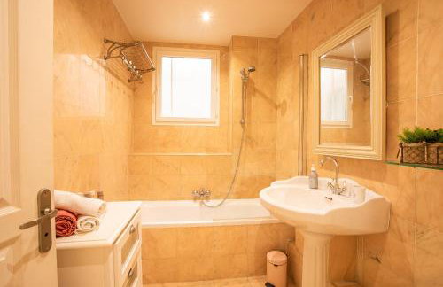 LE FOCH AP4244 By Riviera Holiday Homes - Foto 24