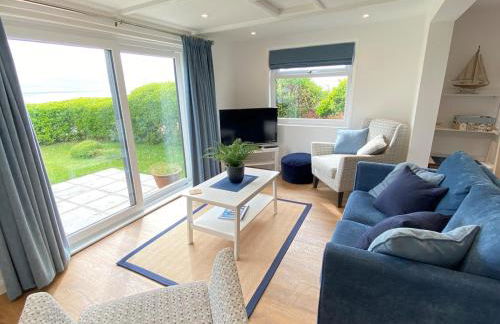 Two Bed Chalet with Sea Views - Photo 2