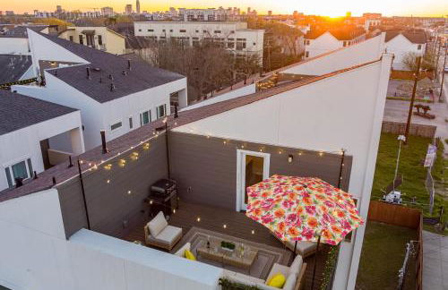 Rodeo Special! 4BR Luxury, Houston Rooftop Views - Foto 62