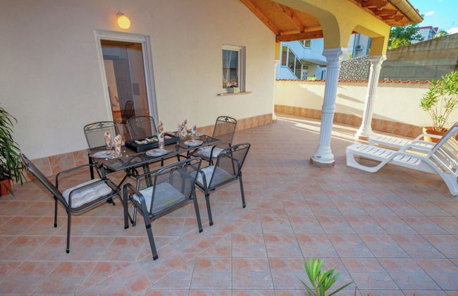 Cottage in Croatia Near Beach & Town Centre - Foto 1